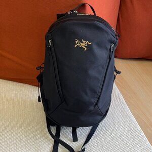 Unisex Arc'teryx Black 26L Backpack Bag